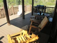 Cozy Chalet-Close to River Sleeps 2, Indoor Pool, Hot Tubs in Lodge Building