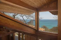 Stunning Beach House with ocean views and 5 minute walk to private beach! - 4 Sao