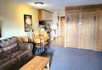 SKI-OUT & IN! Hike, bike, fish, golf, beautiful Lake Superior N Shore/Sleeps 2+