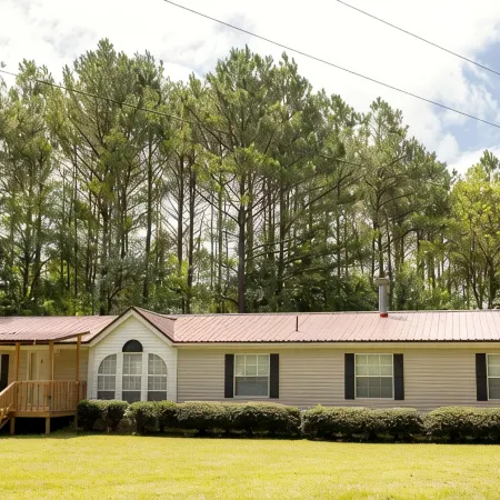 Quiet country living in a newly remodeled mobile home on 1.5 acres - 7 mi to MSU