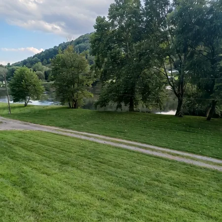 3 Story House on New River
