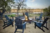 El Castell on the Llano River [Cabins C + D]