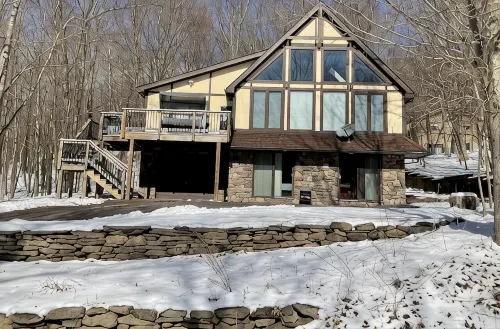 Home in amenity filled Hideout community with hot tub, fire pit, theater room!