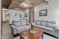 Perfect Blend of Convenience & Comfort in the heart of Syracuse NY - 3 tähden