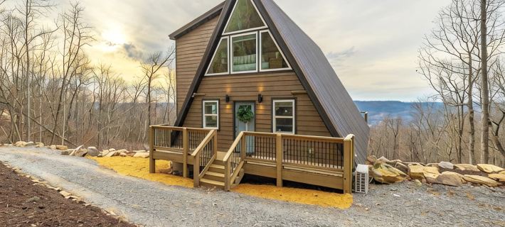 A-Frame Cabin /w Incredible Mountain & Sunset Views! Hang Gliders fly overhead Hotels in Dade County