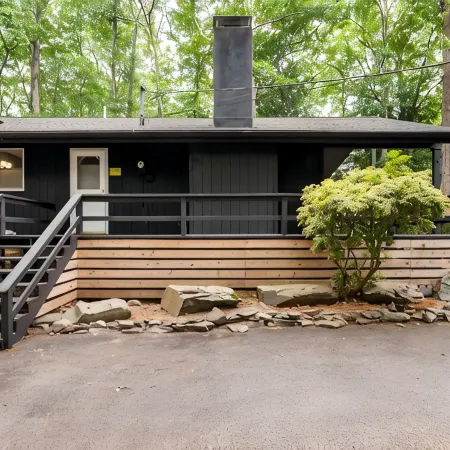 Gorgeous Lake Cabin in the Poconos with private hot tub