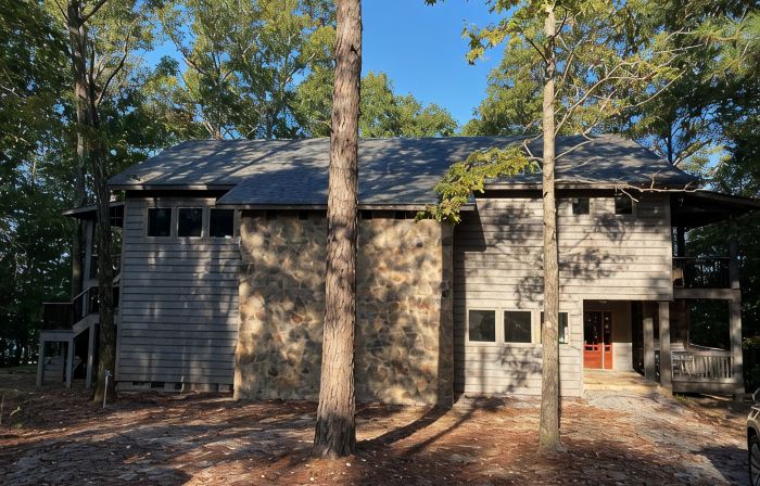 New to VRBO! Spacious Home with Multiple Porches and Private Dock