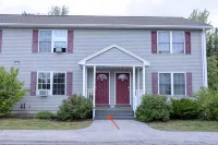 MaineStay Central Bangor Townhouse Near airport & Acadia Park w washer & dryer, - ห้องครัว