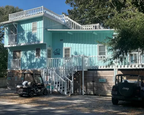 Walk to the beach, restaurants, bars and shopping.  Park the car and enjoy Folly フォーリー・ビーチのホテル