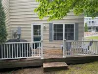 Cozy 2-bedroom condo in enchanting Petoskey with WiFi, AC. State Park, Bike Path - 民宿