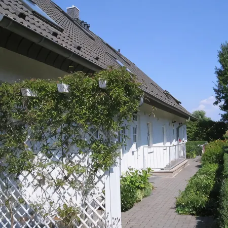 July 15–19: Off!  Cozy Vacation Rental with a Balcony, 2 Bedrooms, and a Parking Space in Grömitz
