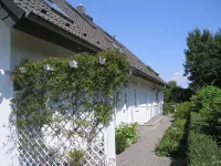 Welcome to Your Vacation. Feel-Good Apartment with Balcony, 2 Bedrooms, Parking Space, Grömitz