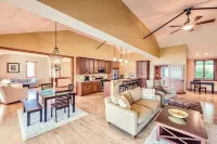 Large Lakefront Vineyard Home with Hot Tub - Boutique