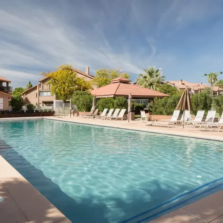 View, Pets OK, Pool, Hot Tub, Pickleball, Tennis, Basketball, Hike/Bike Trails