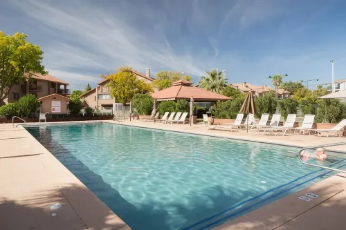 View, Pets OK, Pool, Hot Tub, Pickleball, Tennis, Basketball, Hike/Bike Trails - 4성급