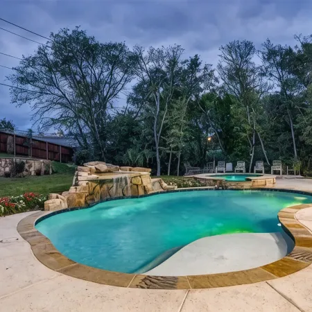 Knotting Hill Place Luxury 6 Br, 5.5 Baths Outdoor Kitchen and Pool!Sleeps 14