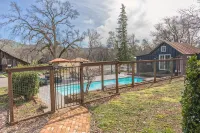 Coyote Creek Ranch + Pool House Near Murphy’s - 가족여행