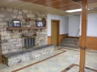 Spacious 5-Bedroom Home on Lake Cumberland! Ξενοδοχεία στην πόλη Burnside