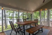 Stylish 3Br Lakefront Home on Kerr Lake