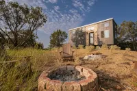 2Br Tiny Home Near Palo Pinto Mountains State Park + Sleeps 4 + Firepit - 2성급
