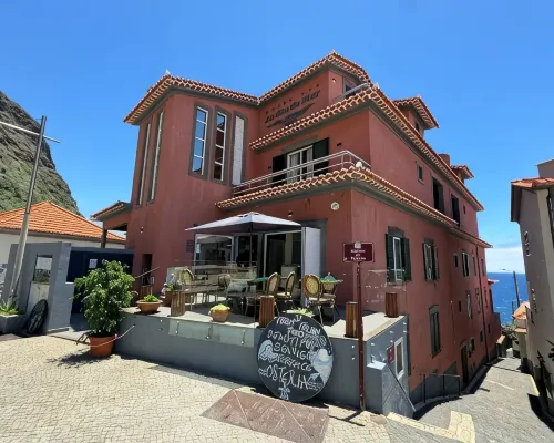 Boutique Hotel Jardim do Mar Hotel di Estreito da Calheta