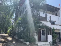 Villa Palmas, One Bedroom, Cozy Apt. Only 3 Blocks from the Beach - Homestays
