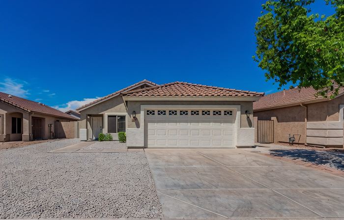 Gilbert Luxury Remodel ~ EV Charger, 1-Level Comfort, Family & Pet-Friendly