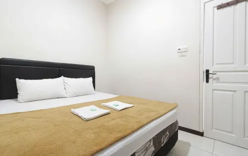 Hotel Omah Ampel Syariah - Pensions