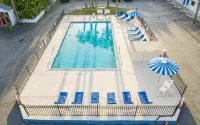Royal Palms Motel - Pools