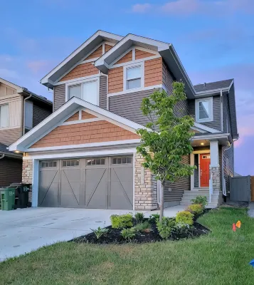 Group Oasis Near Wem | Hot Tub, 2 Kitchens, 3 Lounges, Fire Table • Sleeps 14 - บังกะโล