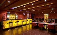 Vivanta Vijayawada, MG Road - bar
