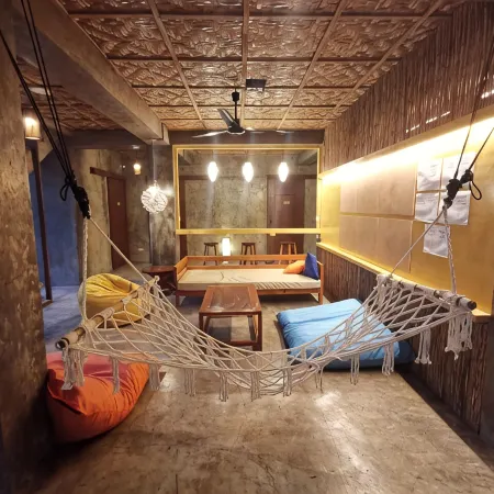 Hang Loose Hostel