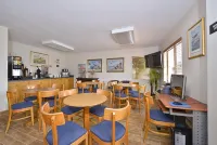 Super 8 by Wyndham Bedford - 2-Star