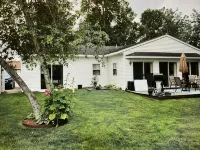 Croton Cottage on all sports lake!