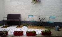 Apartment with parking in the medieval city, 100 m from the quay, shops.