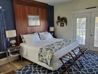 Anchor Inn Boutique Hotel - balcony