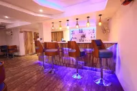 Hotel RS Exclusive Stay & Fine Dine - Near to Akola Junction - bar
