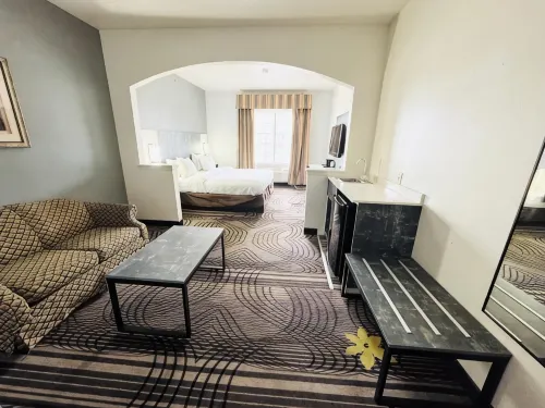 FairBridge Inn & Suites Cleburne