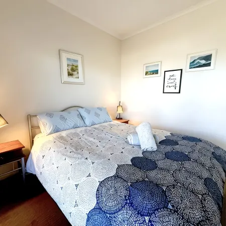 Holiday on Hero, Dog Friendly, outdoor SPA, 3 mins walk to the beach, fast Wifi