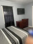 Charming 2-bedroom house on a quiet secluded street . With Wi-Fi - Bungalows
