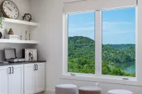 Center Hill Lake House, Lake Views, Access, Fire Pit, Sleeps 8 - 4-Star