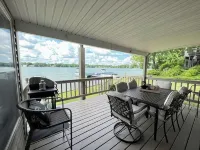 Live & Love Life on the Lake at Sunset Cottage!