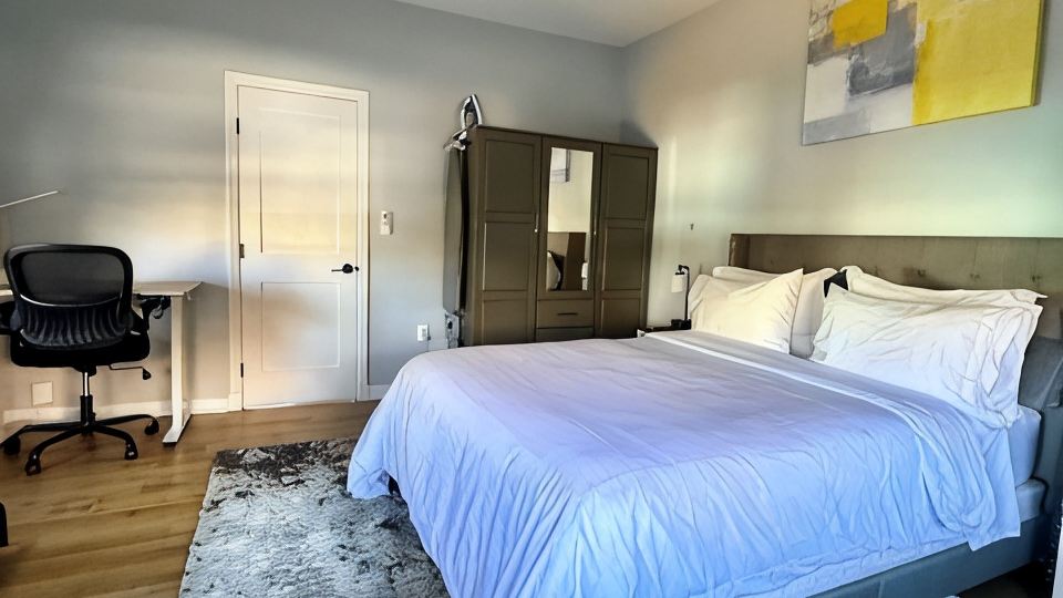 Charming suite with patio, heating, WiFi, free parking in welcoming New Rochelle