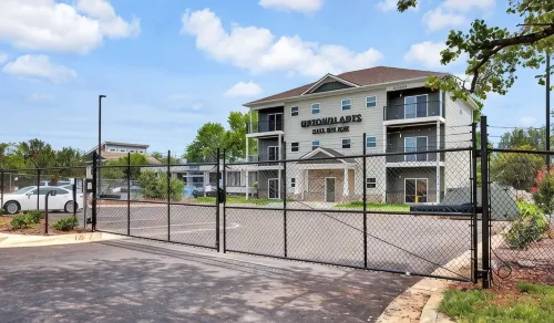 3B Luxury New 2BR apartment in delightful Huntsville close to mall, aquatic ctr - Homestays