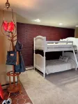 3-bedroom chalet in marvelous Ellicottville with WiFi, sauna, deck and grill