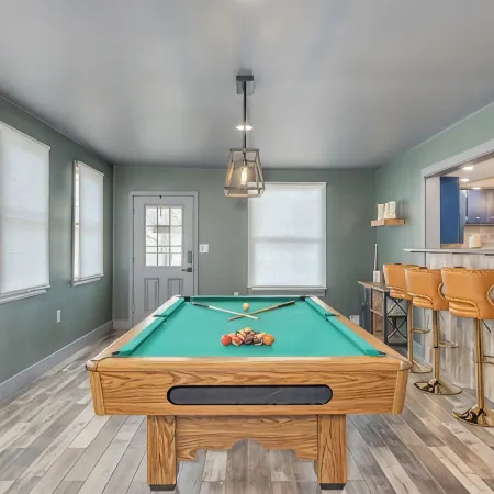 Bella Villa - Pet Friendly! Sleeps 10