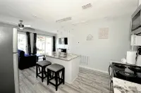 Madiera2 Waterfront & 2-3 minutes' Walk to the Beach - Apartments