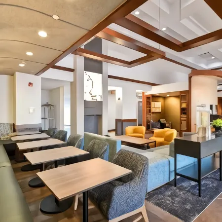 The IAH Houston Hotel Отели рядом с достопримечательностью «Торговый центр Greenspoint»