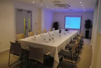 Pelican London Hotel and Residence - Parkplatz