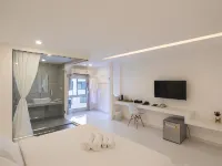 The White Hotel by Charoensri 우동피타야누쿤 학교 주변 호텔